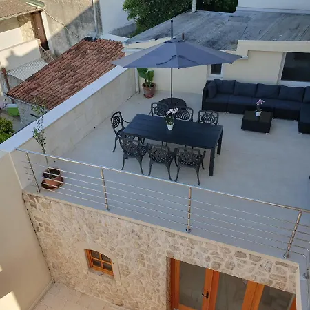 Nina Apartment *